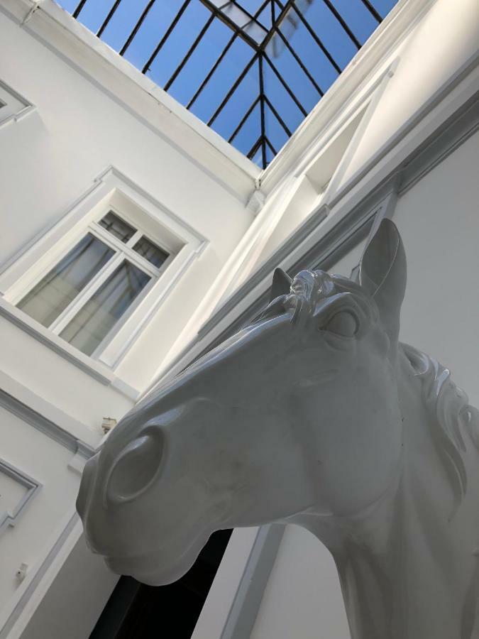 ホテル Le Carre Des Arts Le Cateau-Cambresis エクステリア 写真